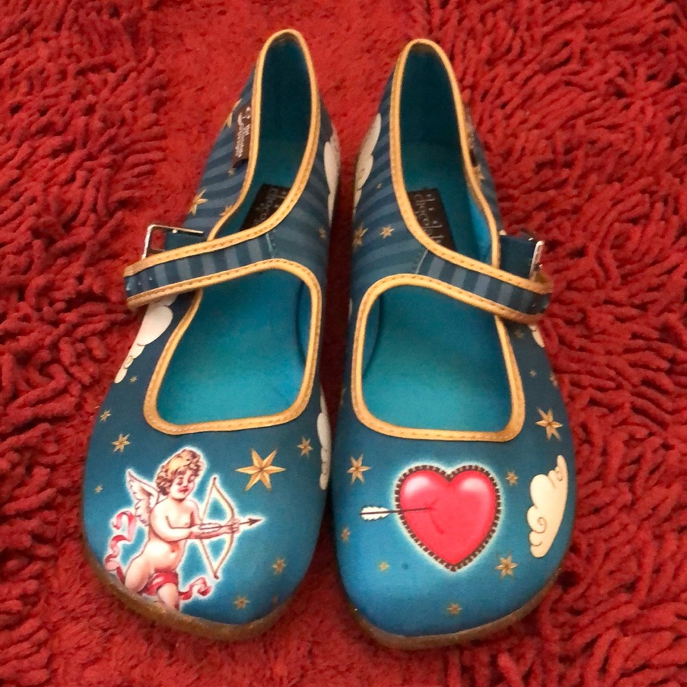 Hot Chocolate Mary Jane’s Cupid Themed